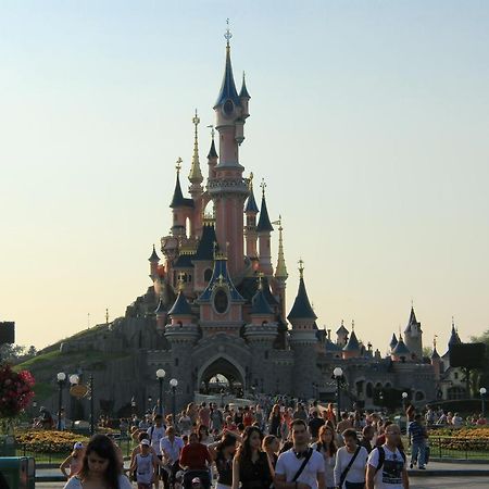 Appartement Wakandais-Proche Disney, Parking & Wifi Montévrain Dış mekan fotoğraf